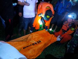 4 Wisatawan Hilang Tersapu Air Bah di Sungai Baubau Ditemukan Tewas