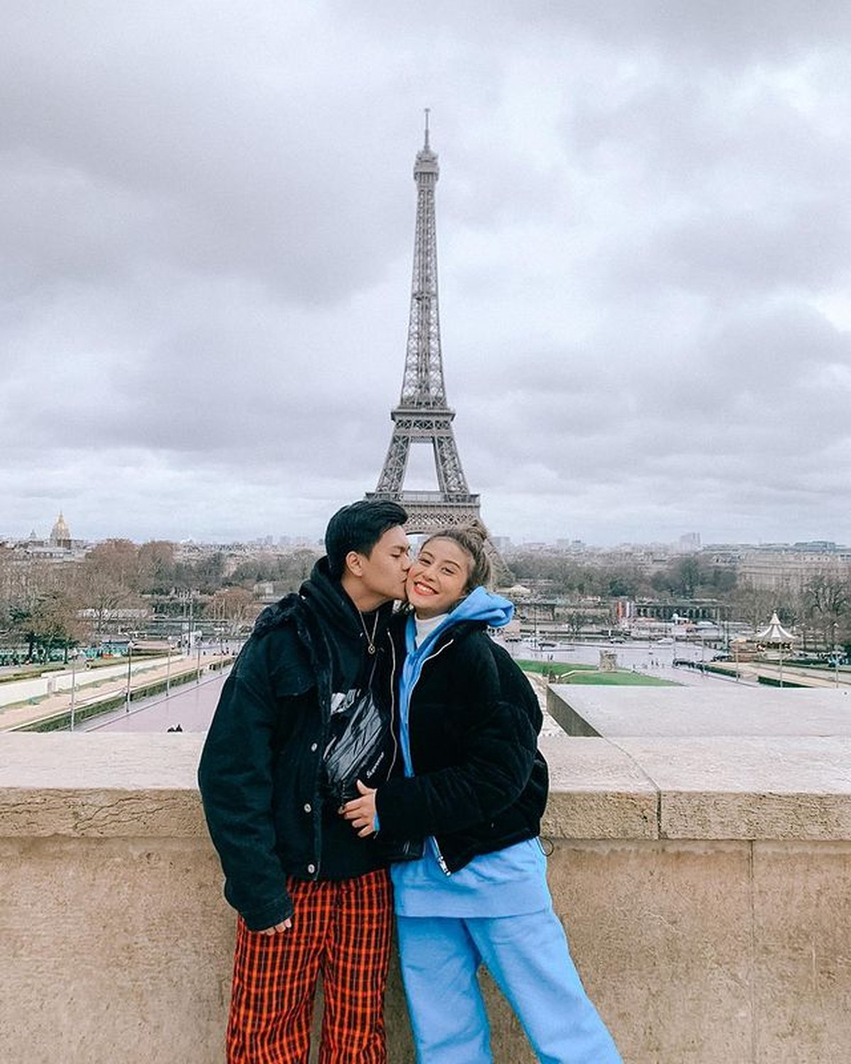 Awkarin dan Gangga Kusuma diketahui telah lamaran bahkan segera menikah namun diisukan putus&period; Yuk&comma; intip potretnya&excl;