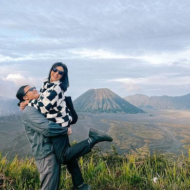 Wajah Pucat & Mata Sembab Awkarin Usai Putus dari Gangga