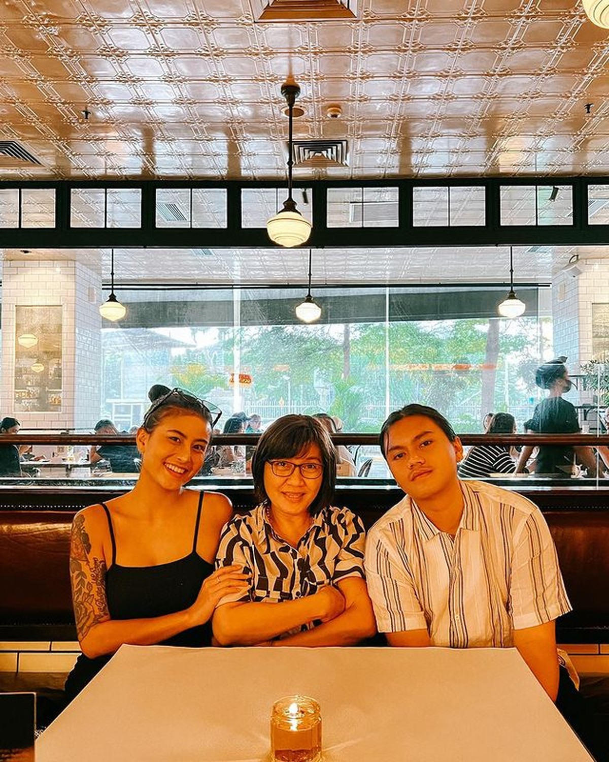 Awkarin dan Gangga Kusuma diketahui telah lamaran bahkan segera menikah namun diisukan putus&period; Yuk&comma; intip potretnya&excl;