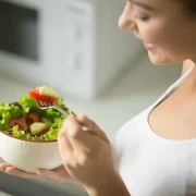 Jangan Senang Dulu Kalau Diet Kamu Sukses, Lakukan 7 Kebiasaan Ini Biar Berat Badan Tetap Stabil!