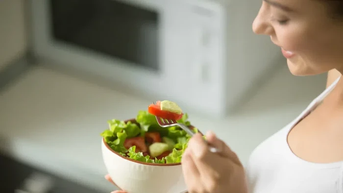 Jangan Senang Dulu Kalau Diet Kamu Sukses, Lakukan 7 Kebiasaan Ini Biar Berat Badan Tetap Stabil!