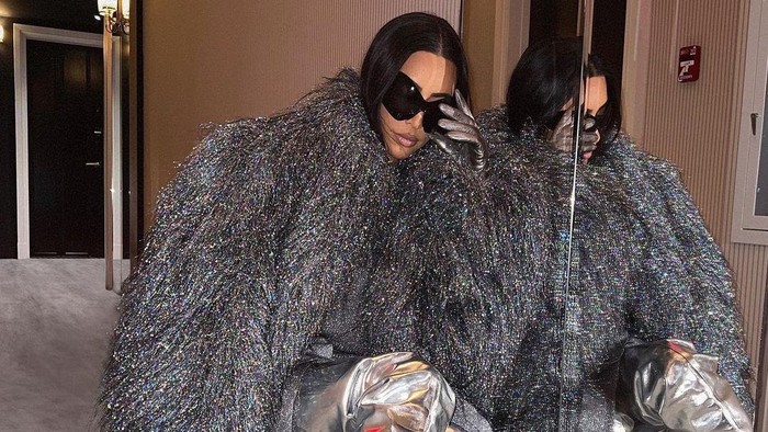 Akhirnya Akui Berpacaran, Ini Gaya Stylish dan Mesra Kim Kardashian Bersama Pete Davidson! Akhirnya Akui Berpacaran, Ini Gaya Stylish dan Mesra Kim Kardashian Bersama Pete Davidson!