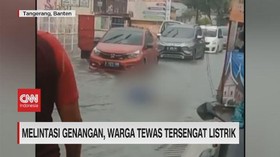 VIDEO: Melintasi Genangan, Warga Tewas Tersengat Listrik