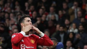 Antony Cari Rumah di Manchester, Ronaldo di Ujung Pintu Keluar MU