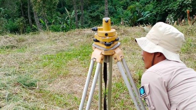 Telkom melakukan inisiasi digitalisasi di bidang lingkungan melalui program restorasi dan konservasi hutan berbasis digital untuk hutan di Indonesia.