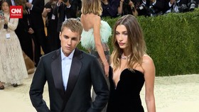 VIDEO: Hailey Bieber Sempat Dirawat di RS akibat Gejala Mirip Stroke