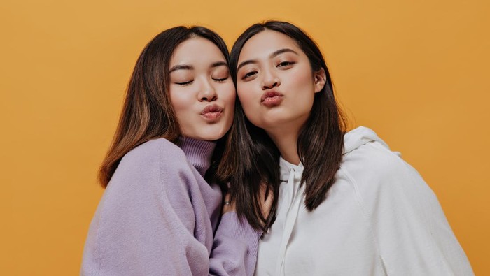 Sst, 5 Tipe Teman Seperti Ini Sebaiknya Segera Kamu Hindari, Toxic Banget!