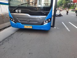Polisi Duga Pemotor Wanita Hilang Kendali Sebelum Terlindas TransJ di Thamrin