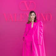 Dari Jennie hingga Zendaya, Warna Pink Jadi Favorit Selebriti di Tahun 2022!