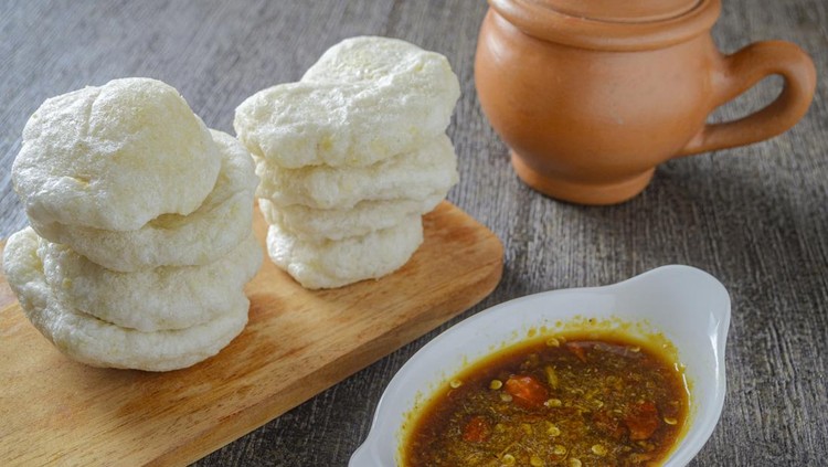 Cireng bumbu rujak. indonesian traditional food made from tapioca flour is given spices such as garlic, salt, pepper and is cooked by frying.