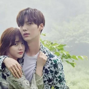 img-title Tak Seindah Drama, 8 Pasangan Artis Korea Ini Punya Kisah Cinta yang Berakhir Memilukan