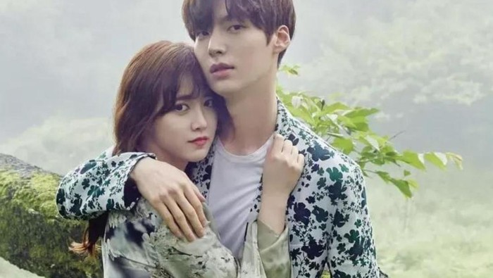 Tak Seindah Drama, 8 Pasangan Artis Korea Ini Punya Kisah Cinta yang Berakhir Memilukan Tak Seindah Drama, 8 Pasangan Artis Korea Ini Punya Kisah Cinta yang Berakhir Memilukan