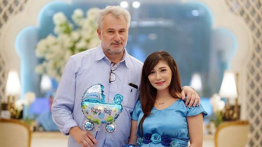 Baby Margaretha Baby Margaretha dan Mendiang Suami