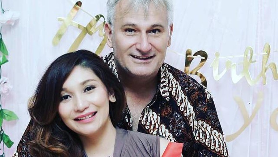 Baby Margaretha dan Mendiang Suami