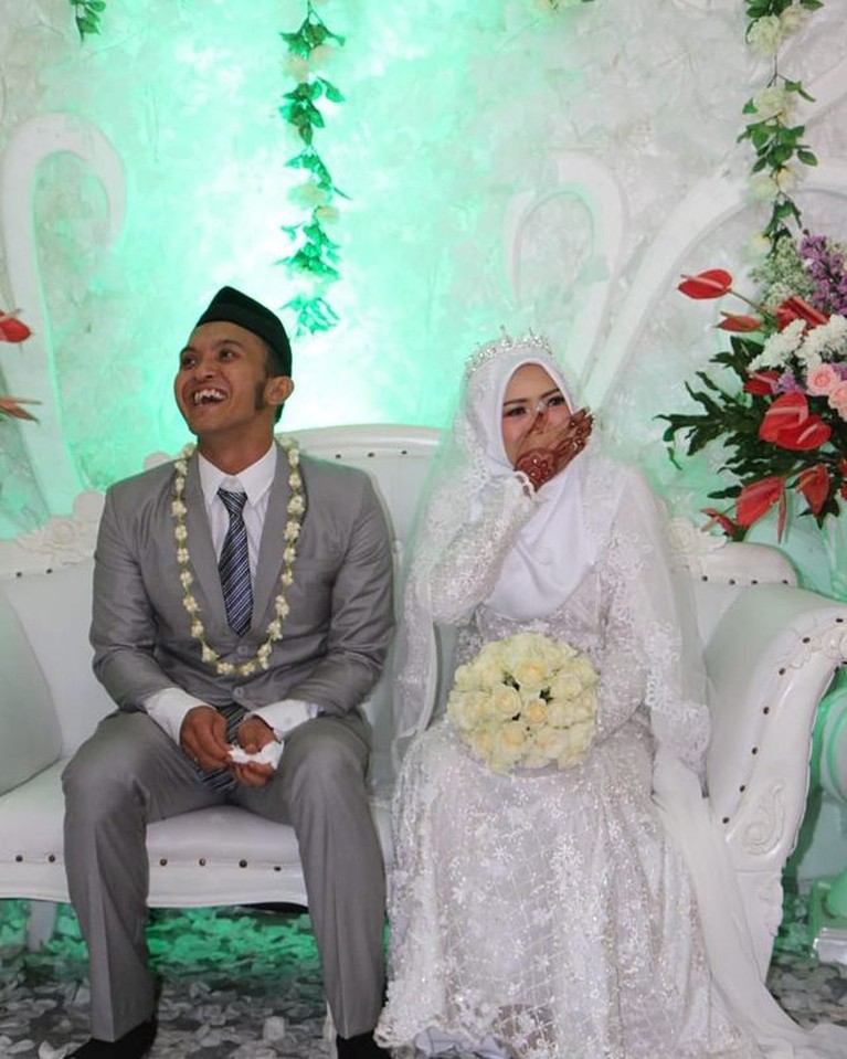 Caisar YKS dan sang istri Almaratu Intan jarang tersorot kini jadi perbincangan publik karena diisukan cerai. Yuk, intip potret mereka!
