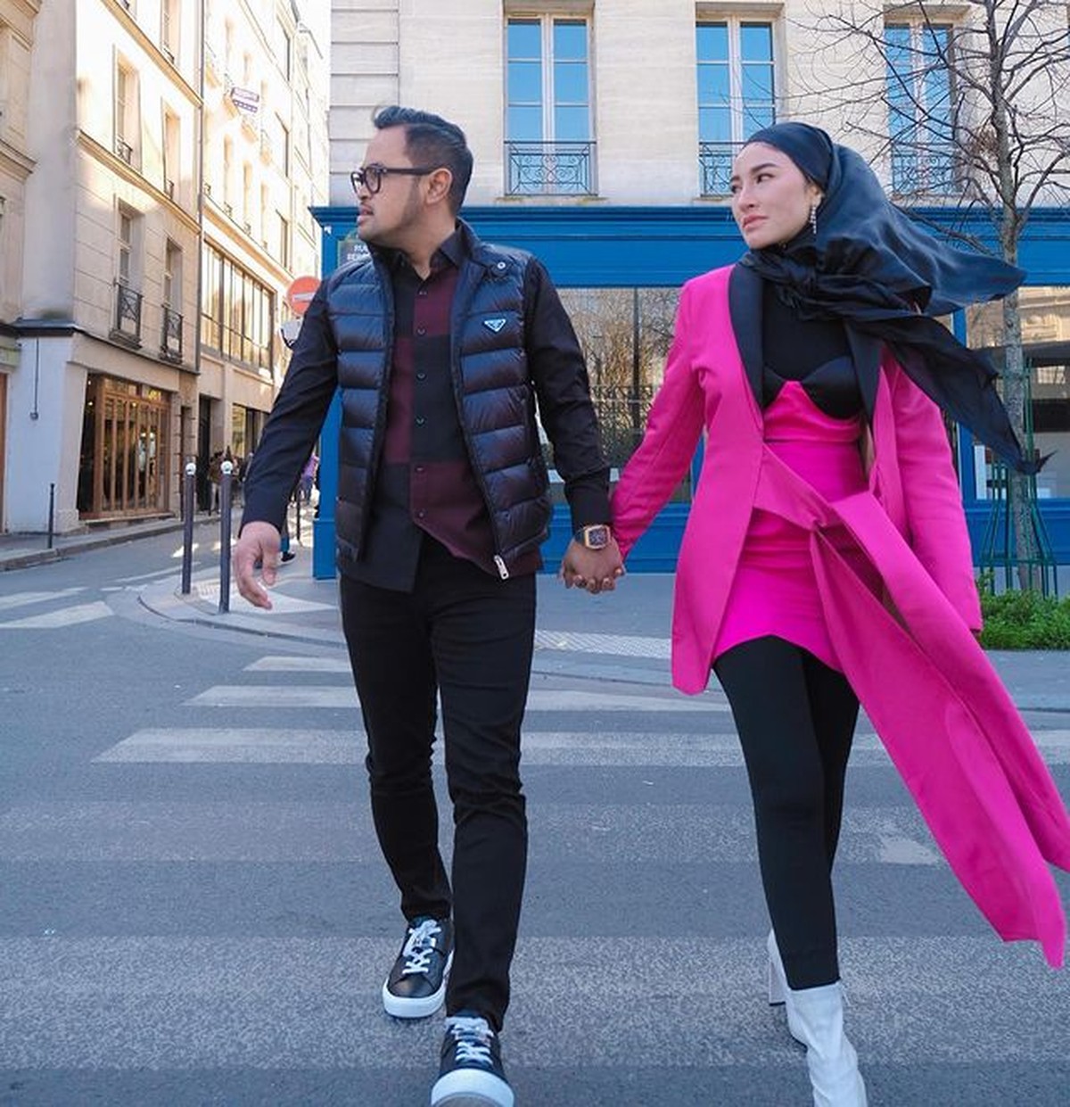 Gilang dan Shandy jadi sorotan usai klaim Paris Fashion Week&comma; kini dikabarkan pernah jadi tersangka&period; Yuk&comma; intip potret mereka liburan&excl;