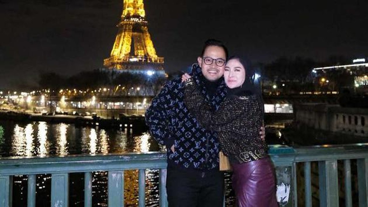 Gilang dan Shandy jadi sorotan usai klaim Paris Fashion Week&comma; kini dikabarkan pernah jadi tersangka&period; Yuk&comma; intip potret mereka liburan&excl;