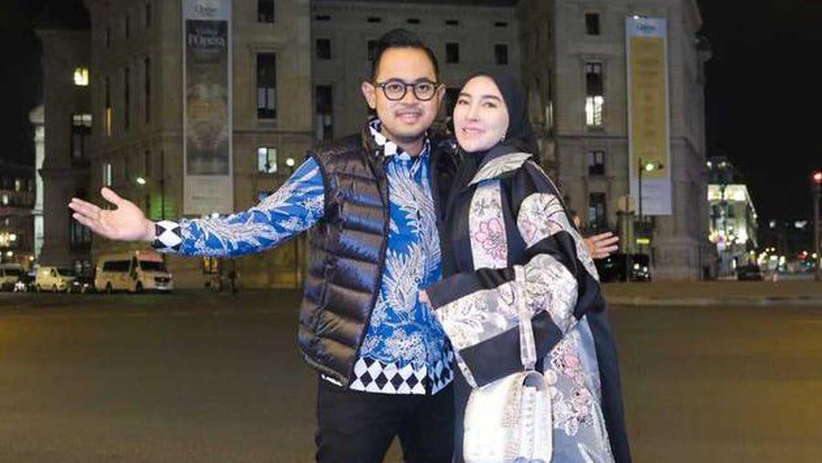 Gilang dan Shandy jadi sorotan usai klaim Paris Fashion Week&comma; kini dikabarkan pernah jadi tersangka&period; Yuk&comma; intip potret mereka liburan&excl;