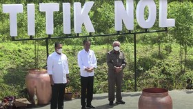 Jokowi dan Para Gubernur Tanam Pohon di Titik Nol IKN