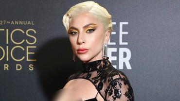 Lirik Lagu Hold My Hand (OST Top Gun: Maverick) - Lady Gaga