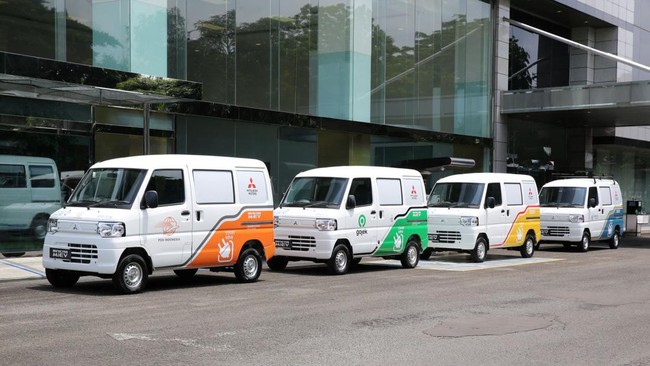 Mitsubishi menguji coba mobil listrik niaga Minicab-MiEV bersama Gojek, Pos Indonesia, Haleyora Power dan DHL.