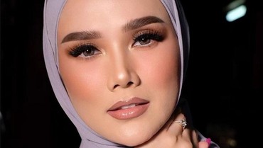 img-title Lirik Lagu Wonder Woman - Mulan Jameela