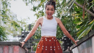 Cedera Usai Jatuh dari Sepeda, Nirina Zubir Harus Istirahatkan Bahu Kanan
