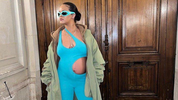 Beda Gaya Rihanna dan Adriana Lima Selama Kehamilan, Fashionable dan Mencuri Perhatian! Beda Gaya Rihanna dan Adriana Lima Selama Kehamilan, Fashionable dan Mencuri Perhatian!
