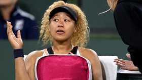 Diejek Penonton, Naomi Osaka Menangis di Indian Wells Masters