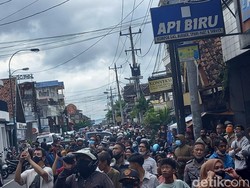 Video Membujuk Pria Bucin di Jogja Turun dari Tower 15 Meter
