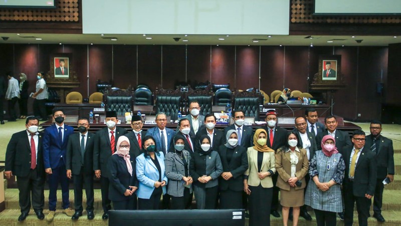 Dewan Perwakilan Daerah Republik Indonesia (DPD RI) meminta pemerintah memastikan kelancaran pasokan bahan pangan pokok menjelang Bulan Suci Ramadhan.