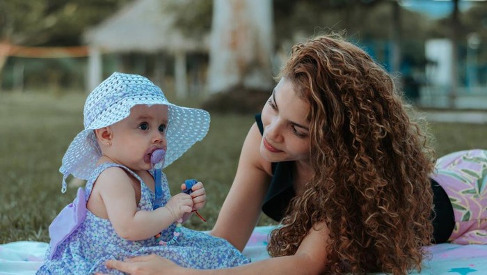 Kecerdasan Perempuan Akan Menurun Setelah Menjadi Ibu? Simak Penjelasan Ilmiahnya di Sini!