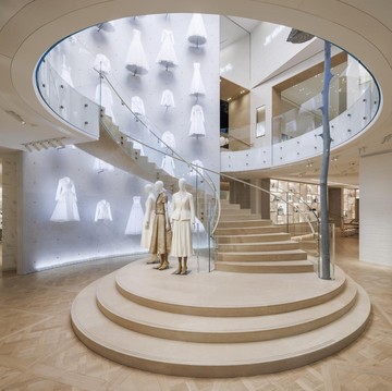 img-title Mengintip Megahnya Butik Dior di 30 Montaigne Paris! Ada Restoran dan Hotel di Dalamnya