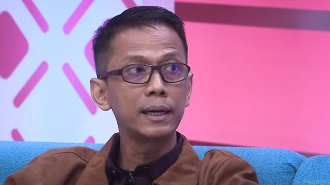 Ketika Doddy Sudrajat digugat cerai oleh istrinya, sebuah video ayah mendiang Vanessa Angel bermalam minggu dengan Denise Chariesta viral di dunia maya.