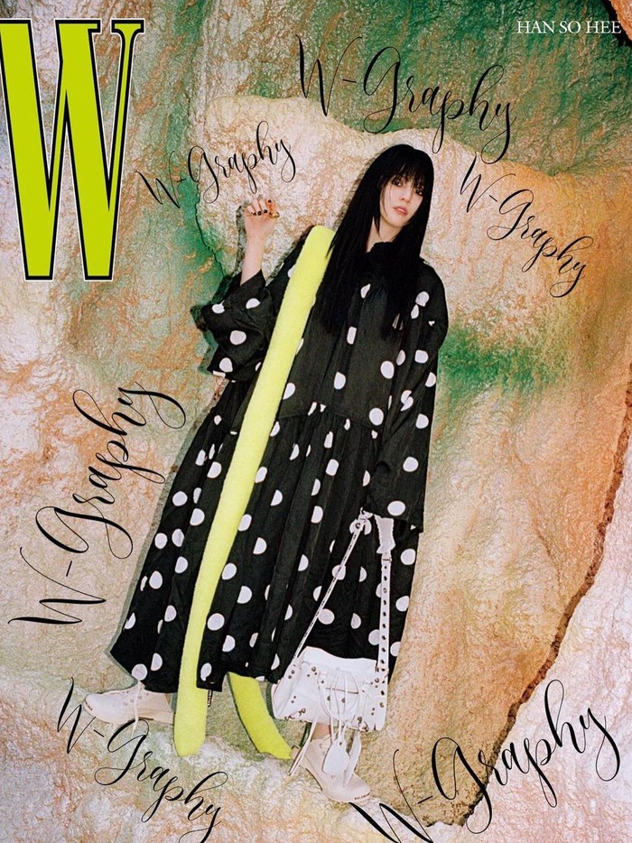 Pada Senin, (14/3) lalu, Han So Hee mengunggah beberapa potretnya yang 'badass' ketika melakukan sesi pemotretan untuk W Korea x Balenciaga./ Foto: instagram.com/xeesoxee