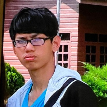 8 Foto Lawas Indra Kenz Sebelum Kaya Mendadak, Pernah Ikut Audisi Nyanyi