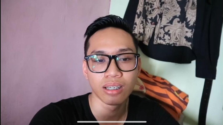 Sebelum kaya mendadak dan terjerat kasus, Indra Kenz pernah ikut audisi kompetisi nyanyi. Yuk, intip foto lawasnya!