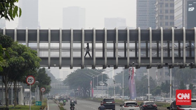 Kualitas udara di wilayah Jakarta pada pagi ini tidak sehat, dengan kemacetan terjadi di sejumlah titik di Jakarta.