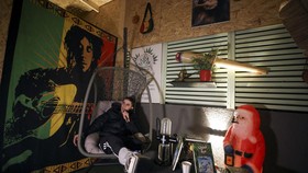 FOTO: Menengok Kafe Ganja Medis di Israel