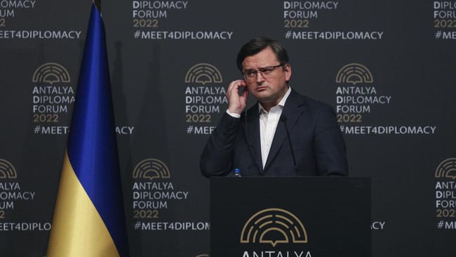 Rusia dan Ukraina melakukan sejumlah dialog perdamaian, namun belum mencapai kesepakatan besar dan menghentikan perang.