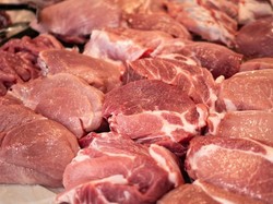 Cintanya Ditolak, Pria Ini Kirim 1 kg Daging Babi kepada Wanita Muslim