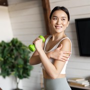 Malas Keluar, 6 Olahraga Sederhana Ini Bisa Dilakukan Cukup di Rumah Aja! Ada Favoritmu?