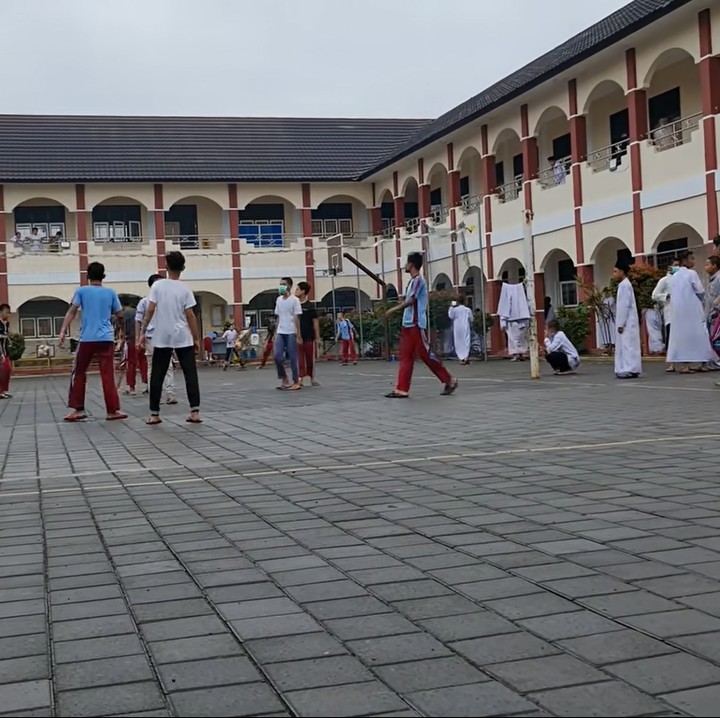 <p>Pesantren tersebut bernama As Syifa Al-Khoeriyyah. Untuk kampus kedua yang ditunjukkan Alman, luasnya mencapai 60 hektare. (Foto: YouTube Alman Mulyana)<br /><br /><br /></p>