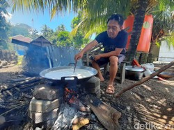Cerita Warga Konawe Sultra Produksi Minyak Goreng Sendiri Gegara Ogah Antre