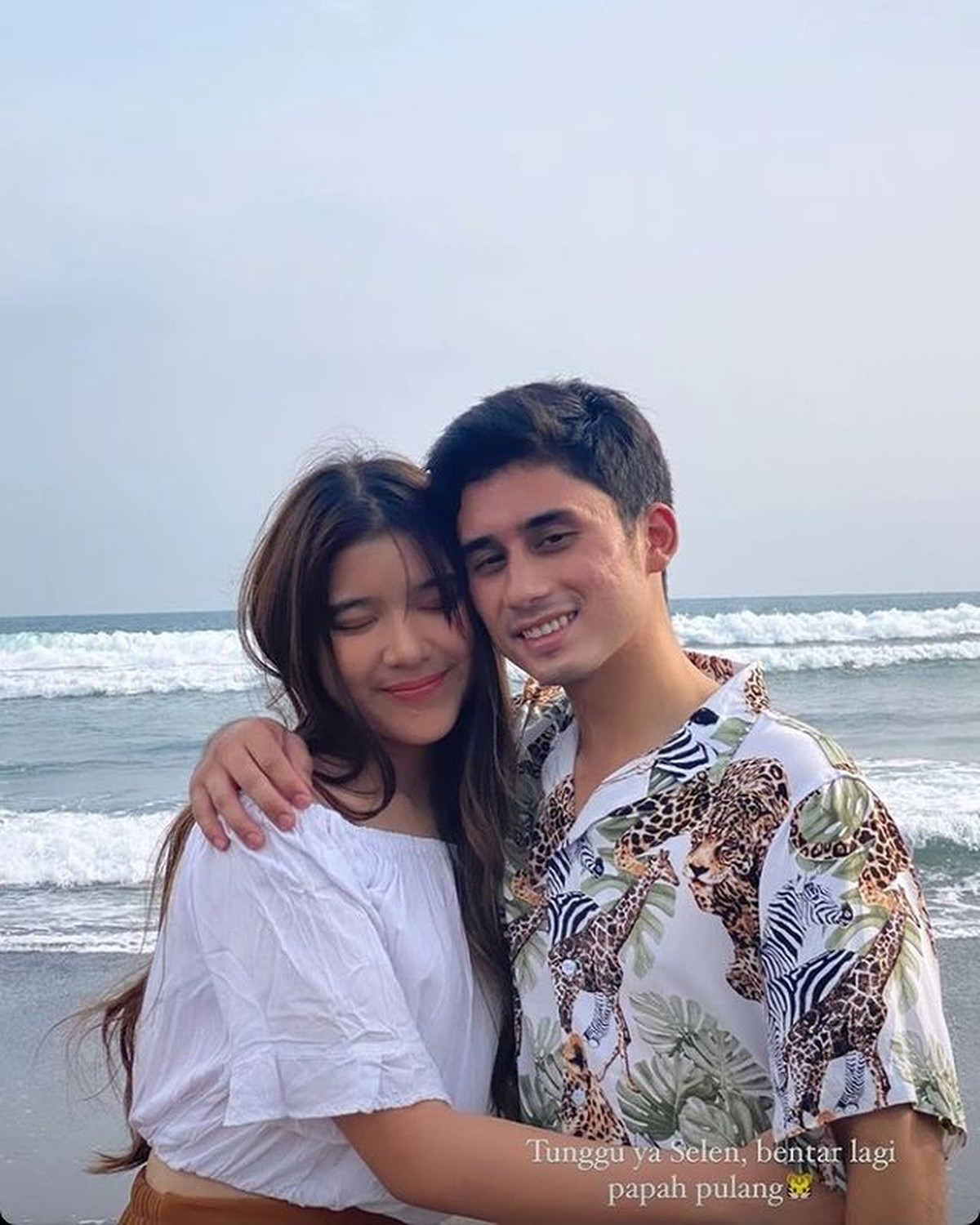 Tiara Andini dan Alshad&comma; sepupunya Raffi Ahmad dikabarkan menjalin asmara&period; Yuk&comma; intip kebersaman mereka&excl;