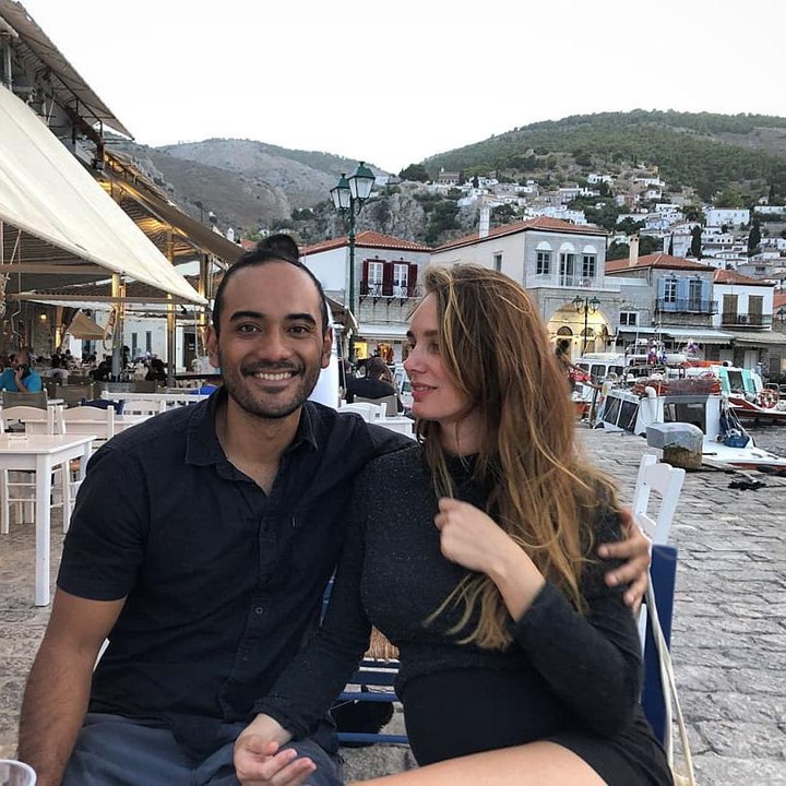 <p>Setelah hampir 5 tahun menikah, Ario dan Valentine selalu terlihat kompak dan mesra nih, Bunda. Keduanya juga kerap menghabiskan waktu bersama. (Foto: Instagram: @bayu_ario)</p>