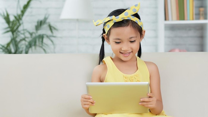 Menggunakan keamanan internet untuk menghindari anak dari efek negatifnya.