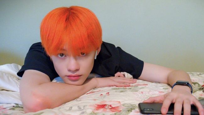 Jelang Tampil di Allo Fest, Chenle NCT Dream Mampir ke Mini Market