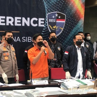 Doni Salmanan Naik Pajero & Tangan Tak Diborgol, Ernest Prakasa Beri Sindiran